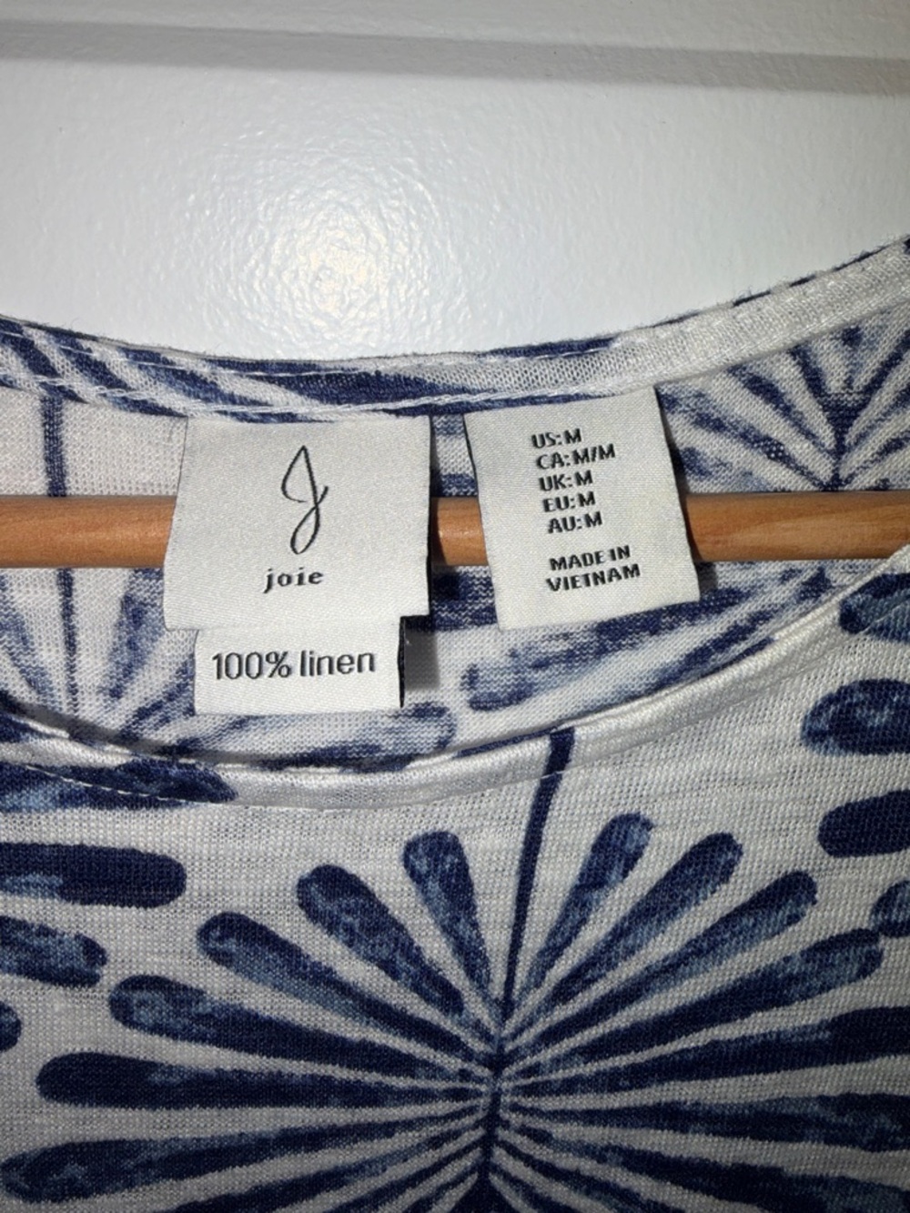 Joie | 100% Line Blue Floral Print Beach Short Sleeve Top - Picture 2 of 4